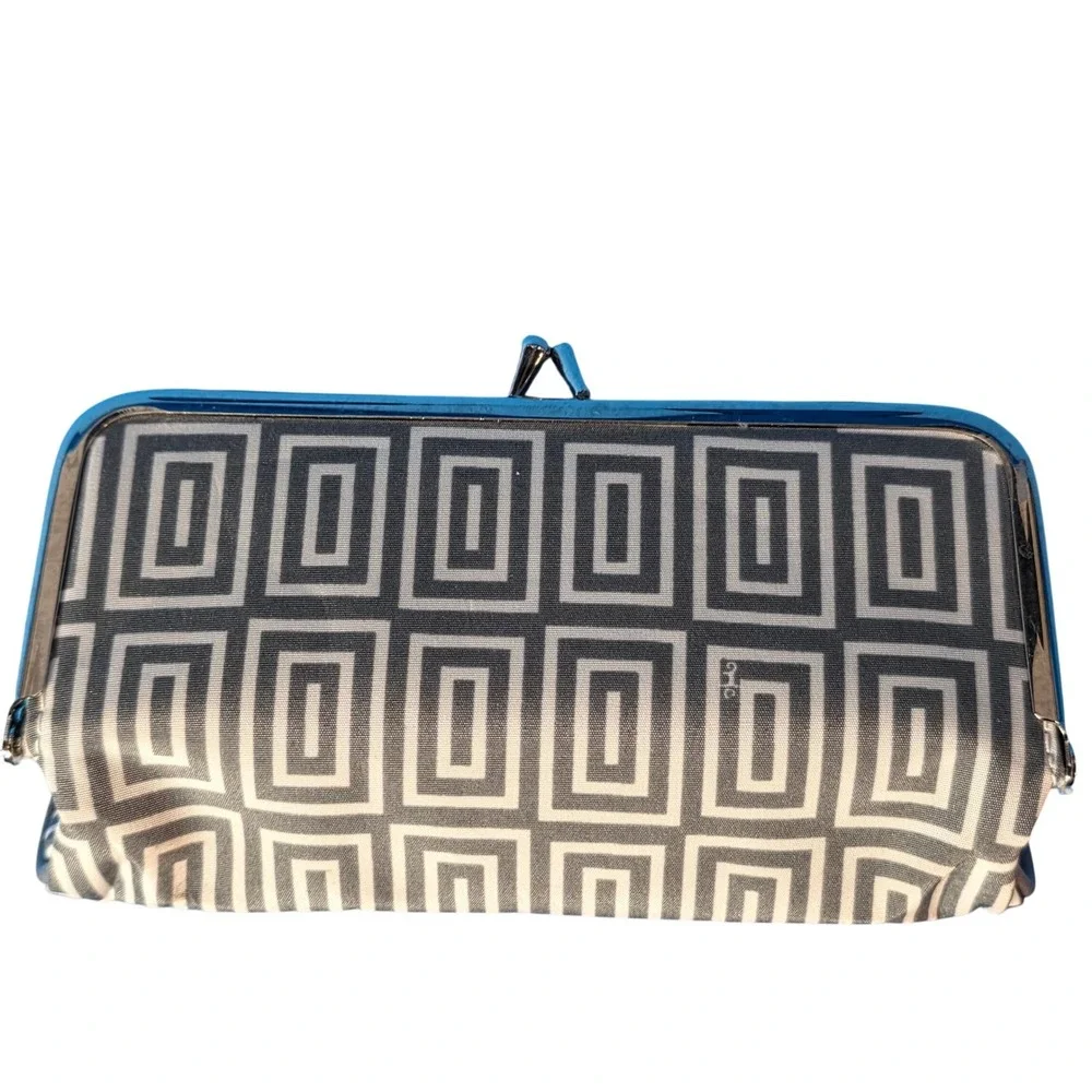 CLEARANCE‎ 💲6️⃣ Geometric Pattern Lipstick Makeup Case Mirror Metal Clasp